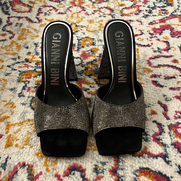 Gianni Bini heels - Picture 1 of 3